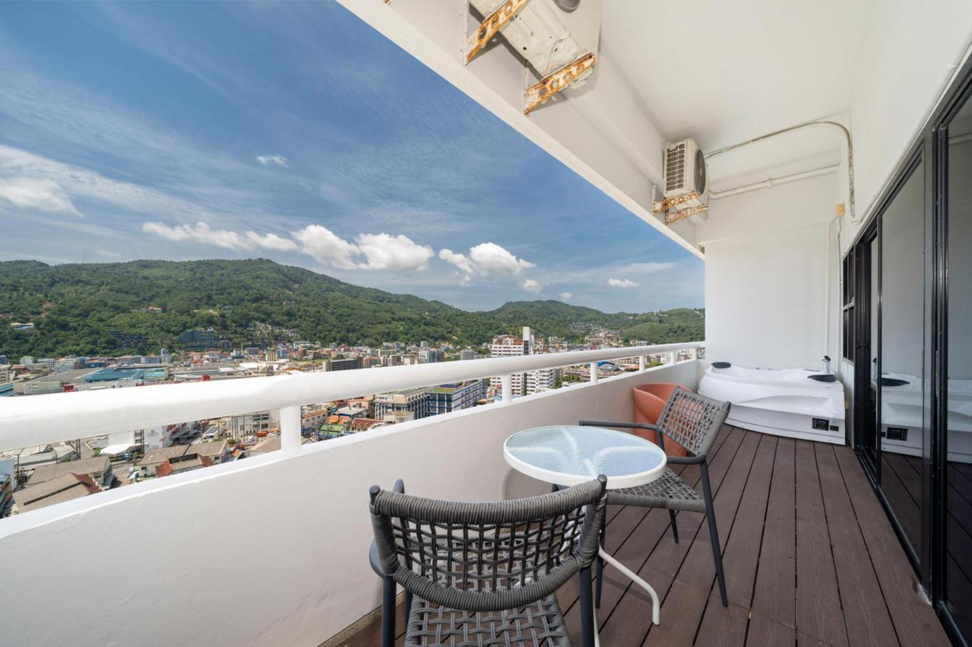 With Jacuzzi - Tower By Lofty Patong